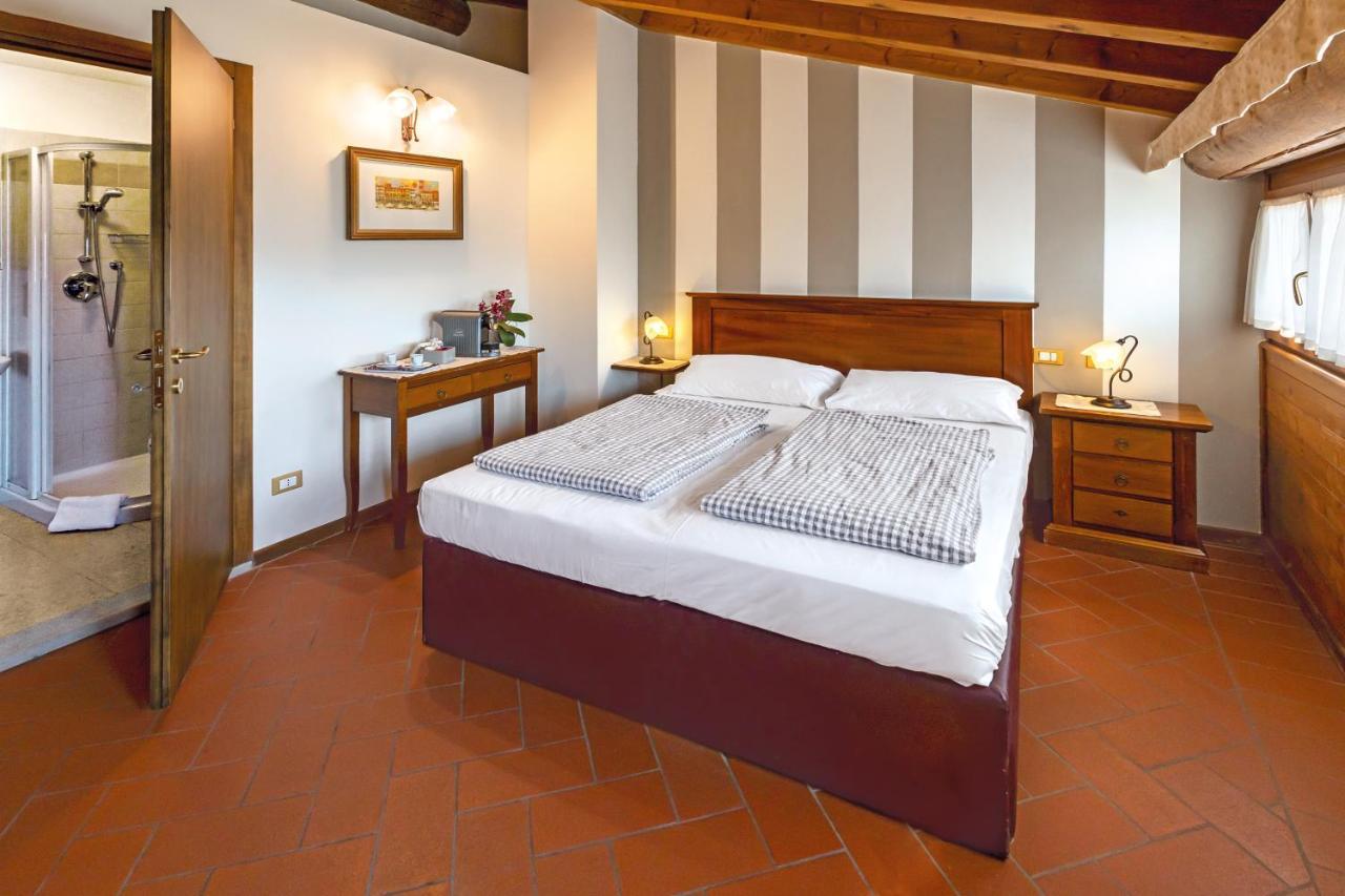 卡萨罗莎农庄酒店 Novaglie 外观 照片